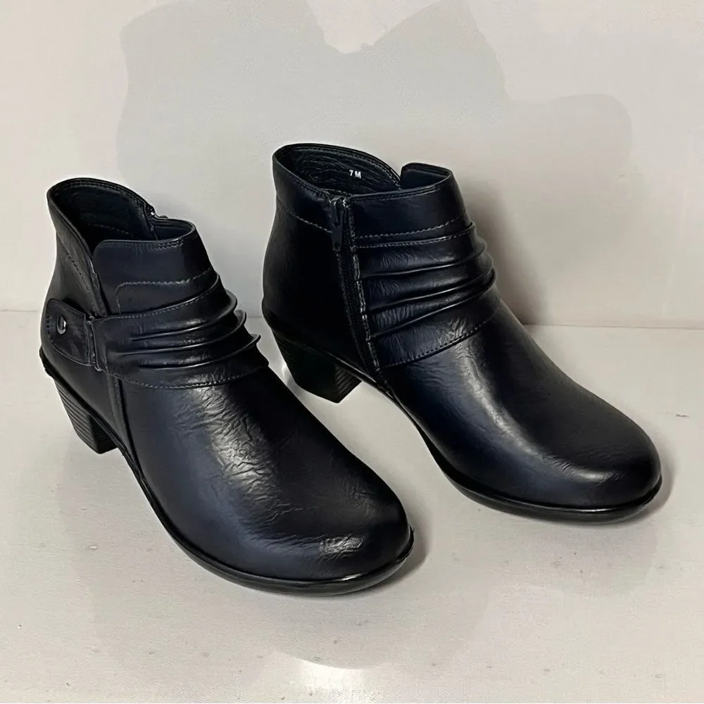 Easy Street Damita Ankle Bootie